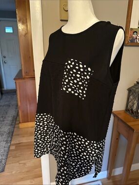 Black multi textured fun Dot-Accent Tunic Top